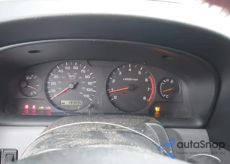 2001 Nissan Xterra Xe-V6 z USA, uszkodzony, nr VIN 5N1ED28T21C583414